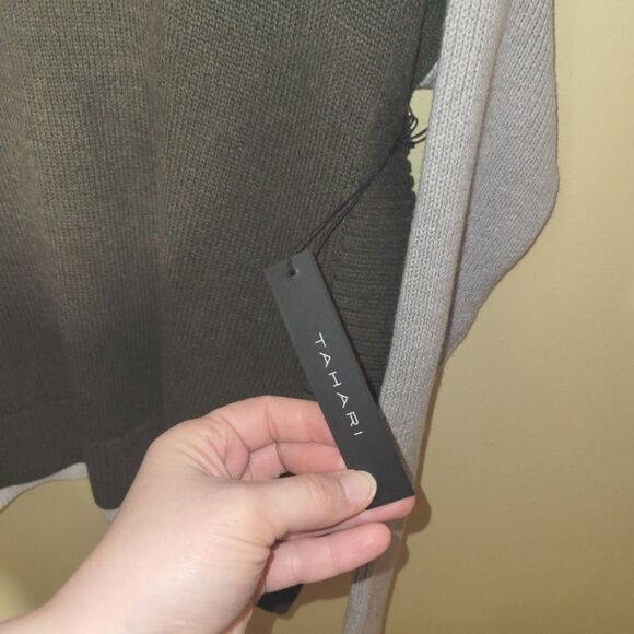 New Tahari Green Gray Colorblock Sweater Medium - Picture 7 of 10